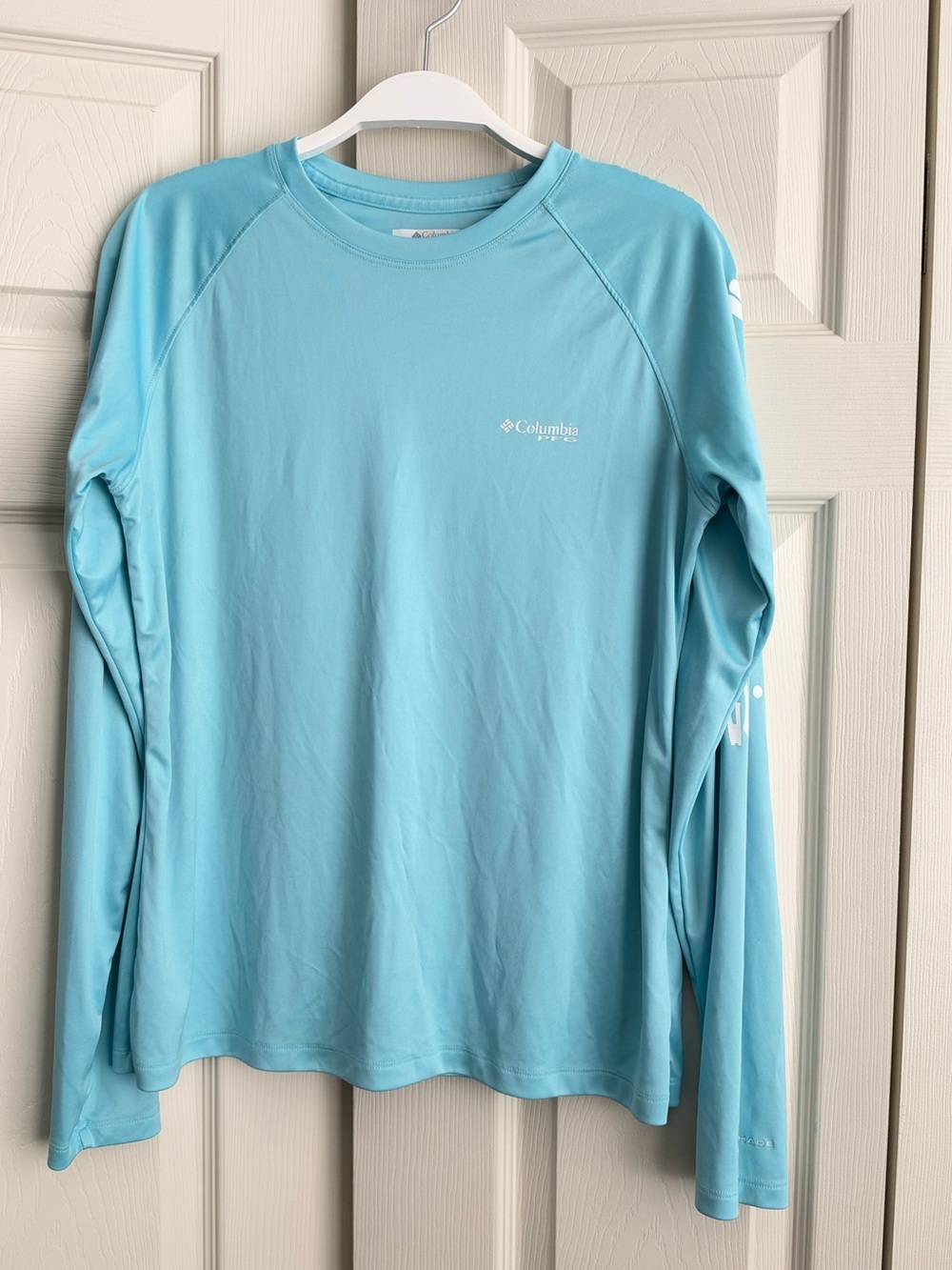 Columnia Women's Turquoise PFG Omni-shade Sun Shirt. cod. #494